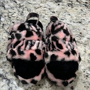 UGG Sz6 Fuzzy Pink and Black Slippers